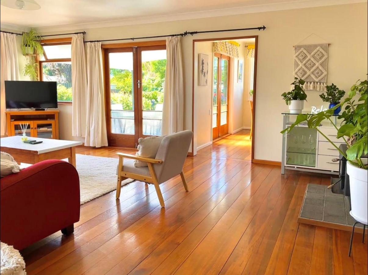 Peaceful House With Kids Playground Villa Motueka Bagian luar foto